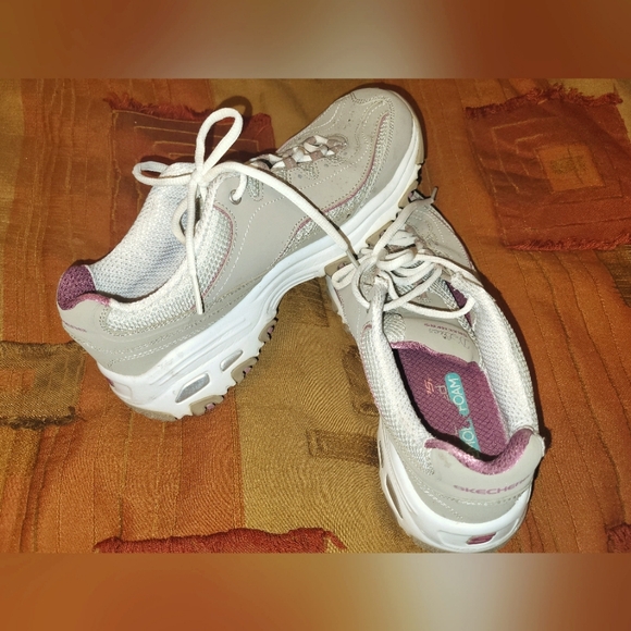 EUC Women's Skechers size 9 - Picture 2 of 12